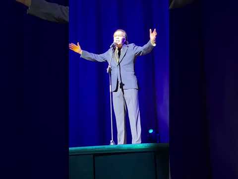 Видео: Михаил Муромов на концерте Ларисы Рубальской 25 февраля 2023