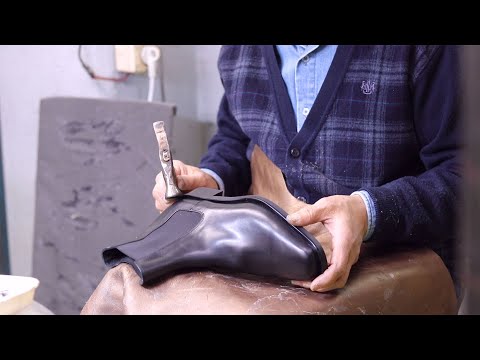 Видео: Процесс изготовления ботинок челси. Фабрика старой обуви в Корее