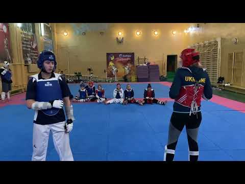 Видео: Технико- тактическая тренировка, совершенствование атаки с активно защищающимся противником.