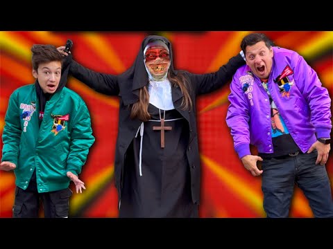 Видео: 100 ТАЙНЫХ ДВЕРЕЙ у ЗЛОЙ МОНАХИНИ и ТОЛЬКО ОДНА ТЕБЯ СПАСЕТ !