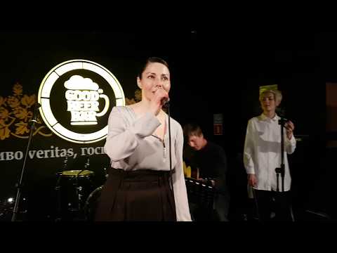 Видео: Юлия Валеева, "Уходят города", акустика.