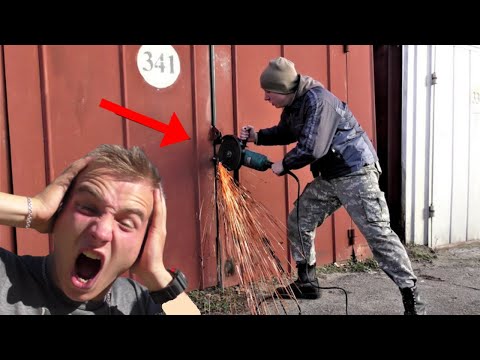 Видео: КУПИЛИ СТАРЫЙ ГАРАЖ у ДЕДА, КОГДА ВСКРЫЛИ, ТО АБАЛДЕЛИ от СОДЕРЖИМОГО ТАМ! В Поисках Клада от Влада!