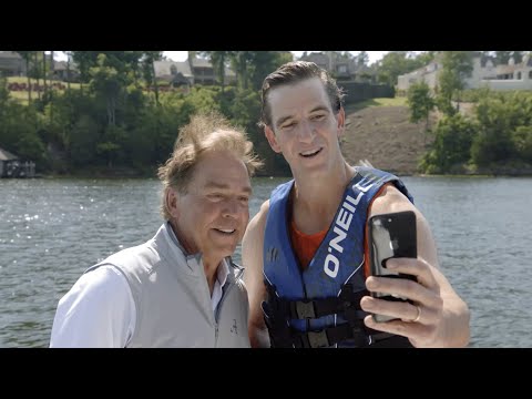 Видео: Эли Мэннинг встречается с легендой тренерства Ником Сэйбаном