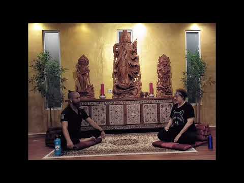 Видео: Почему округлять спину в столбовом стоянии опасно для всего тела.