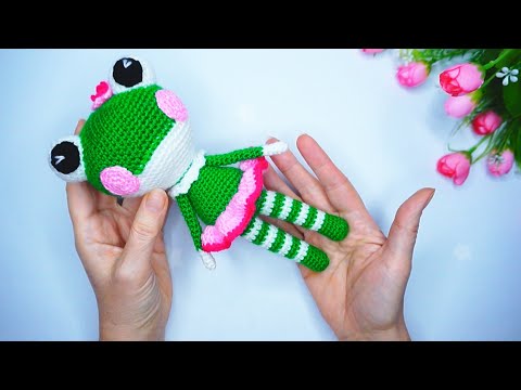Видео: 💚 Как вязать Зелёную Красавицу Лягушку крючком 💚 Игрушки амигуруми .1/2