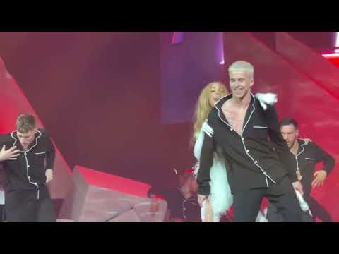 Видео: Мари Краймбрери - Имя собственное Питер