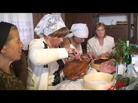 Видео: Микуличин весілля Любові  Йосипчук  {шиють вінки}