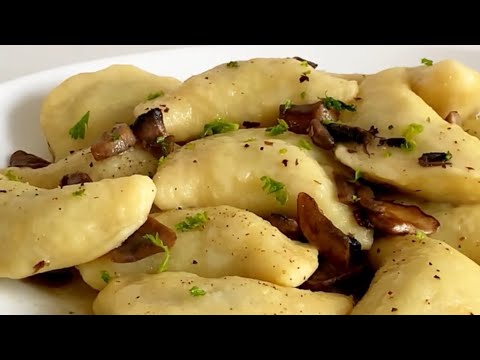 Видео: Особливе тісто для найсмачніших вареників#БабусиніРецепти#вареники#тістодлявареників