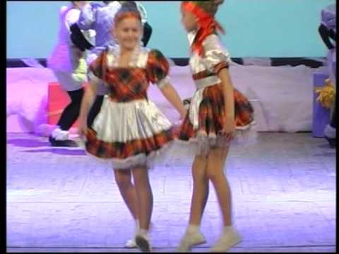Видео: Діти дітям  Концерт до Дня Святого Миколая 2015 року