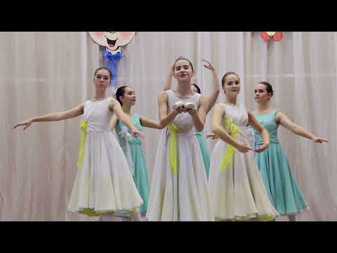 Видео: Посвящение в юные танцоры.