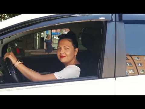 Видео: Мами збираються на випускний