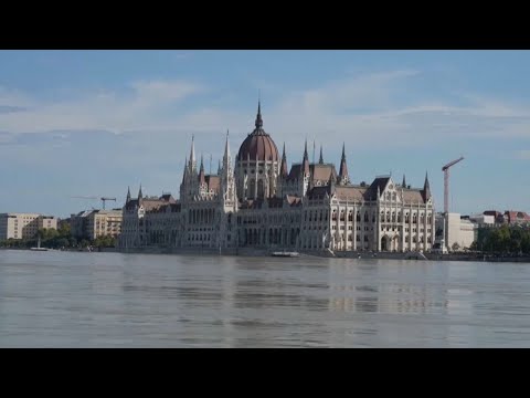 Видео: Венгрияда Дунай өзенінің арнасы көтеріліп барады