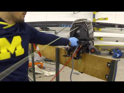 Видео: Как запустить и эксплуатировать небольшой подвесной мотор мощностью 4–25 л.с.