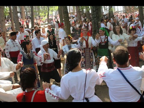 Видео: С красиви носии и фолклор Жеравна ни връща в миналото