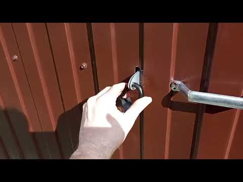 Видео: Хозблок для хранения садового инструмента