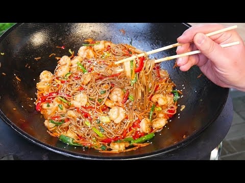 Видео: Как в ресторане! Вкусный ужин за 20 минут. Как приготовить Лапшу с Креветками – Лапша Вок