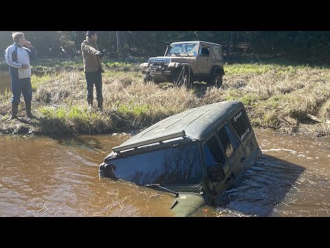 Видео: Сушим двигатель, самое глубокое погружение УАЗа! «Я не вижу дна"