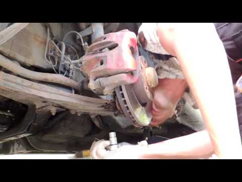 Видео: Жизнь Омежки. Замена Шаровой Опоры