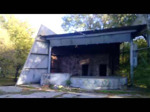 Видео: НАБРЁЛ НА ЗАБРОШЕННЫЙ ТАНЦПОЛ, БРОДЯ ПО ПАРКУ/МЕСТО ОТДЫХА СОВЕТСКИХ ГРАЖДАН