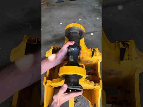 Видео: Ремонт изношенных отверстий на шасси колесного погрузчика!! #работа #ремонт #сварка #расточка #ма...