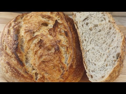 Видео: Три семечки! Хлебушек семейный на закваске. Из одного  теста, два разных хлеба! 👍