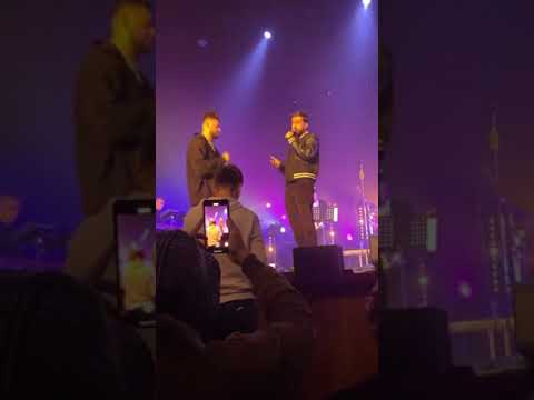 Видео: JONY на презентации нового альбома Андро исполнили песню "Черемушка" #jony #jonysongs #jonynews