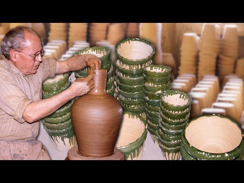 Видео: Кувшины, горшки и сосуды с глиной и водой. Кустарное производство и обжиг опытных гончаров