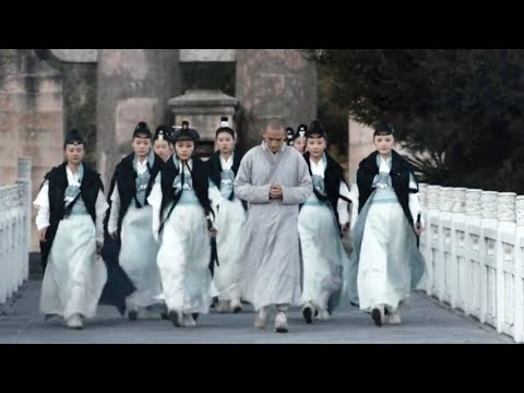 Видео: Злой монах не знал, что маленький монах, которого он оскорблял, был лидером альянса боевых искусств.