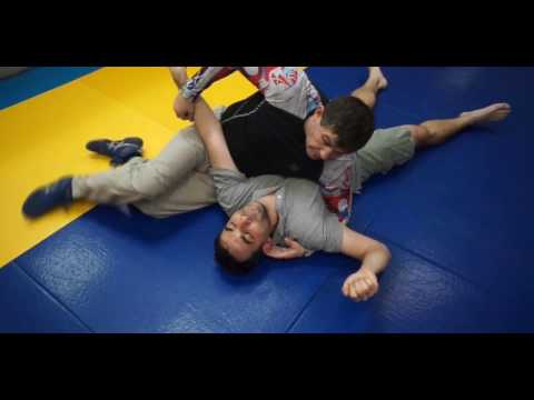 Видео: Немного позитива... Борьба в партере.