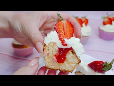 Видео: КАПКЕЙКИ С НАЧИНКОЙ И КРЕМОМ 🧁ВМЕСТО ТОРТА🍓Как приготовить капкейки с клубникой