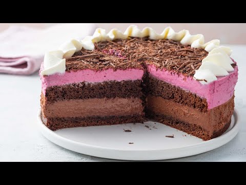 Видео: ШОКОЛАДНЫЙ ТОРТ со смородиновым муссом. ИДЕАЛЬНЫЙ шоколадный бисквит и крем. Вкусный муссовый торт