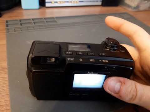 Видео: Nikon Coolpix 800 - Цифровой фотоаппарат из 1999!