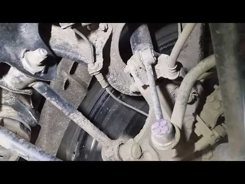 Видео: Honda Accord 9            2.0 Hybrid  Смотрим ходовую , меняем масло.