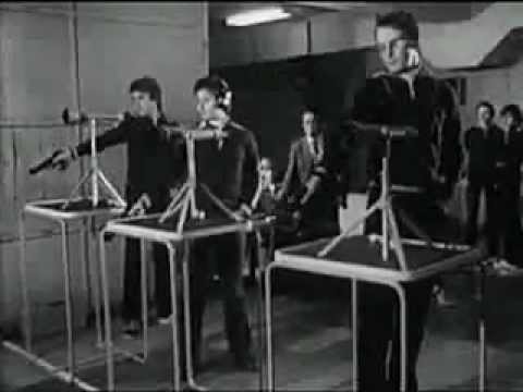 Видео: Стрельба из пистолета по фигурным мишеням