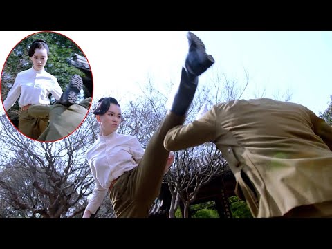 Видео: Японский женский самурайский мастер оспаривал китайцев нет 1 женского ума мастер Кунг-фу.