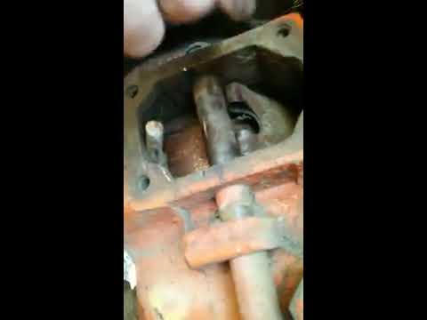 Видео: замена тормозной ленты Т40 без снятия бортовой РЕАЛЬНО