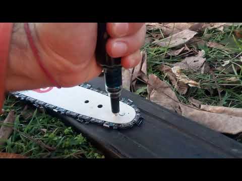 Видео: Шприц со смазкой для смазывания ведущей звездочки пильной шины  бензопилы.