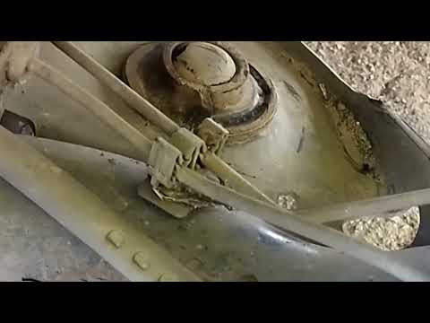 Видео: Замена задней пружины логан 2 без стяжек