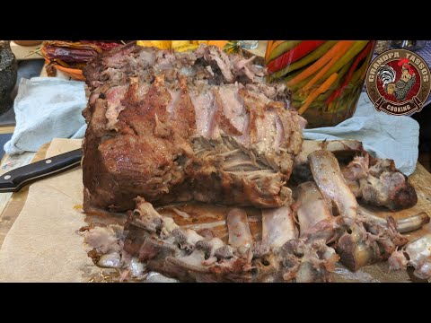Видео: Свиная шея из жаровни | Получилось как тушеная свинина