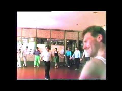 Видео: TRITE STÛPKI - ТРИТЕ СТЪПКИ - Pirinska Makedonia  [2'44'']  [dance]