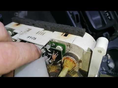 Видео: Nissan Sunny FB15 не работает печка.