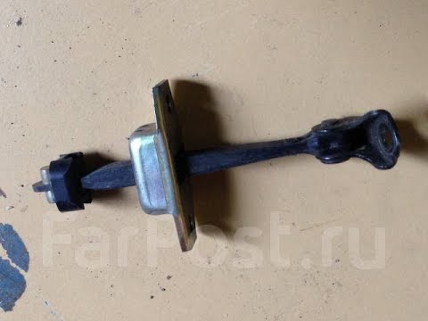 Видео: Honda CR V lll Ремонт фиксатора двери