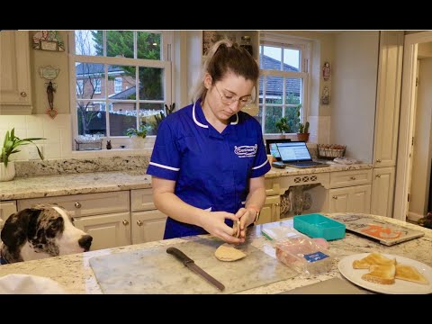 Видео: День из жизни сиделки