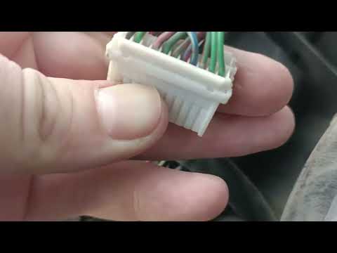 Видео: Куда пропали габариты на Nissan Terrano 2. Поиск причины .