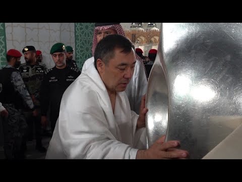 Видео: Садыр Жапаров совершил малый хадж в Мекке