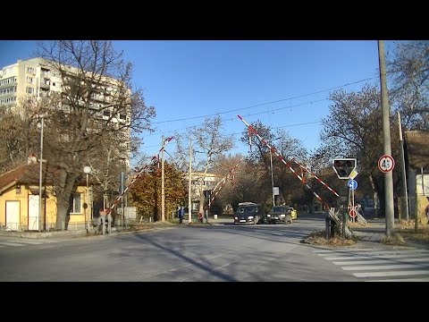 Видео: Spoorwegovergang Plovdiv (Пловдив) (BG) // Railroad crossing // Железопътен прелез
