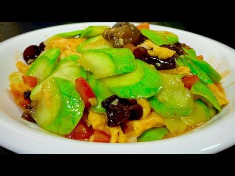 Видео: Яичница из кабачков идеально подойдет Я научу вас новому способу Это питательно и вкусно.