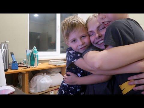 Видео: vlog 🍂 ВЫХОДНЫЕ / ЗАБЫЛИ ПРО МАМИН ДЕНЬ /СУШИЛКА БЕЛЬЯ / ПИРАТ / НОВЫЕ УМЕЛКИ/ ПОЛЕЗЛИ ЦВЕТЫ /УСТАЛА