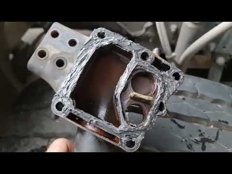 Видео: Renault Premium DXI. Знакомство с системой охлаждения. Течёт антифриз.