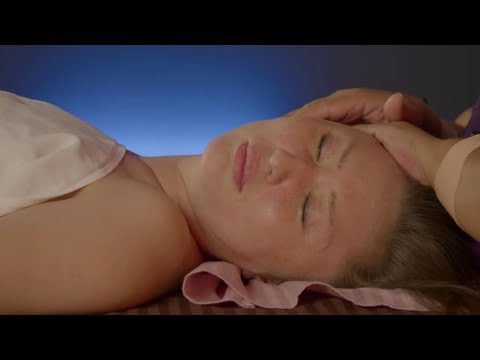 Видео: (asmr) АЖАР делает МАССАЖ головы и ЩЕЛКАНЬЕ ВОЛОС! ПРЕКРАСНЫЕ звуки РАСЧЕСЫВАНИЯ и ЩЕЛКАНЬЯ ВОЛОС!